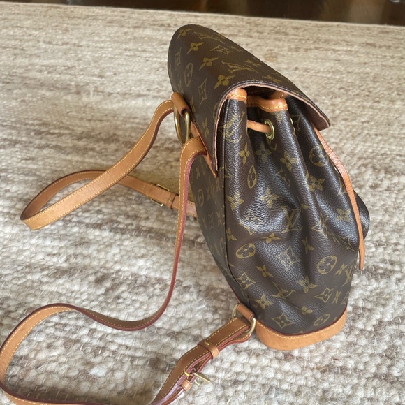 Louis Vuitton Monogram Montsouris MM backpack - Picture 3 of 14